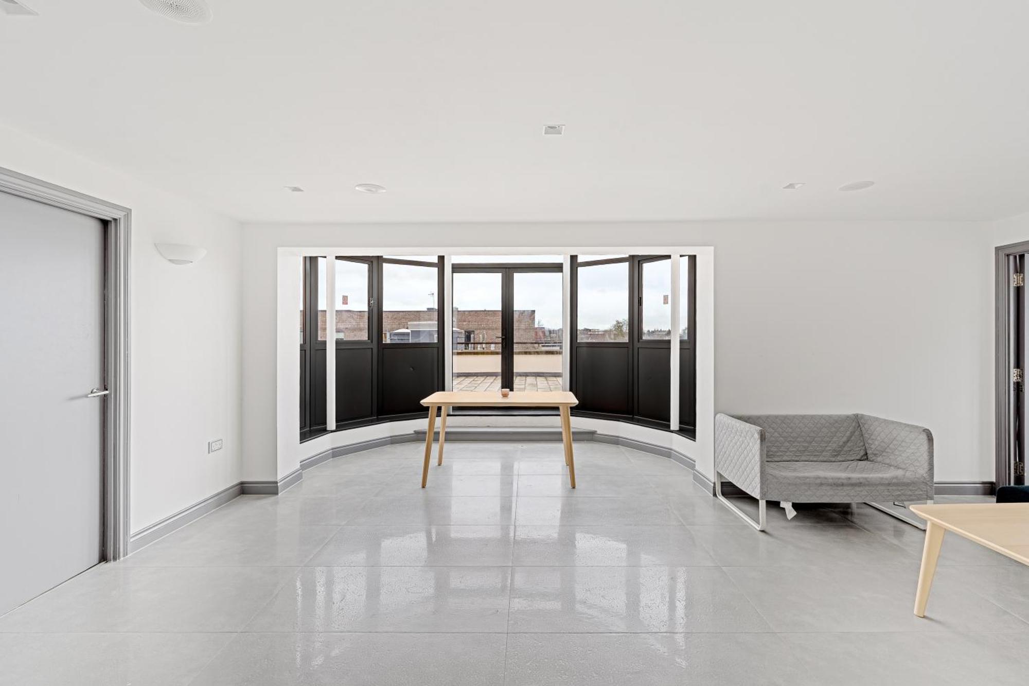 Long Letting - Luxurious 3 Bedroom Penthouse In City Centre - Parking Included! تْشيلمِسفورد المظهر الخارجي الصورة